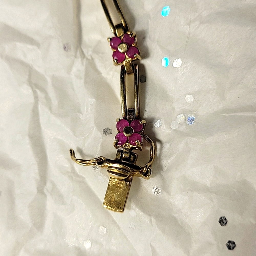 Beautiful 11 CTW Ruby bracelet in 925 gold plate over sterling silver